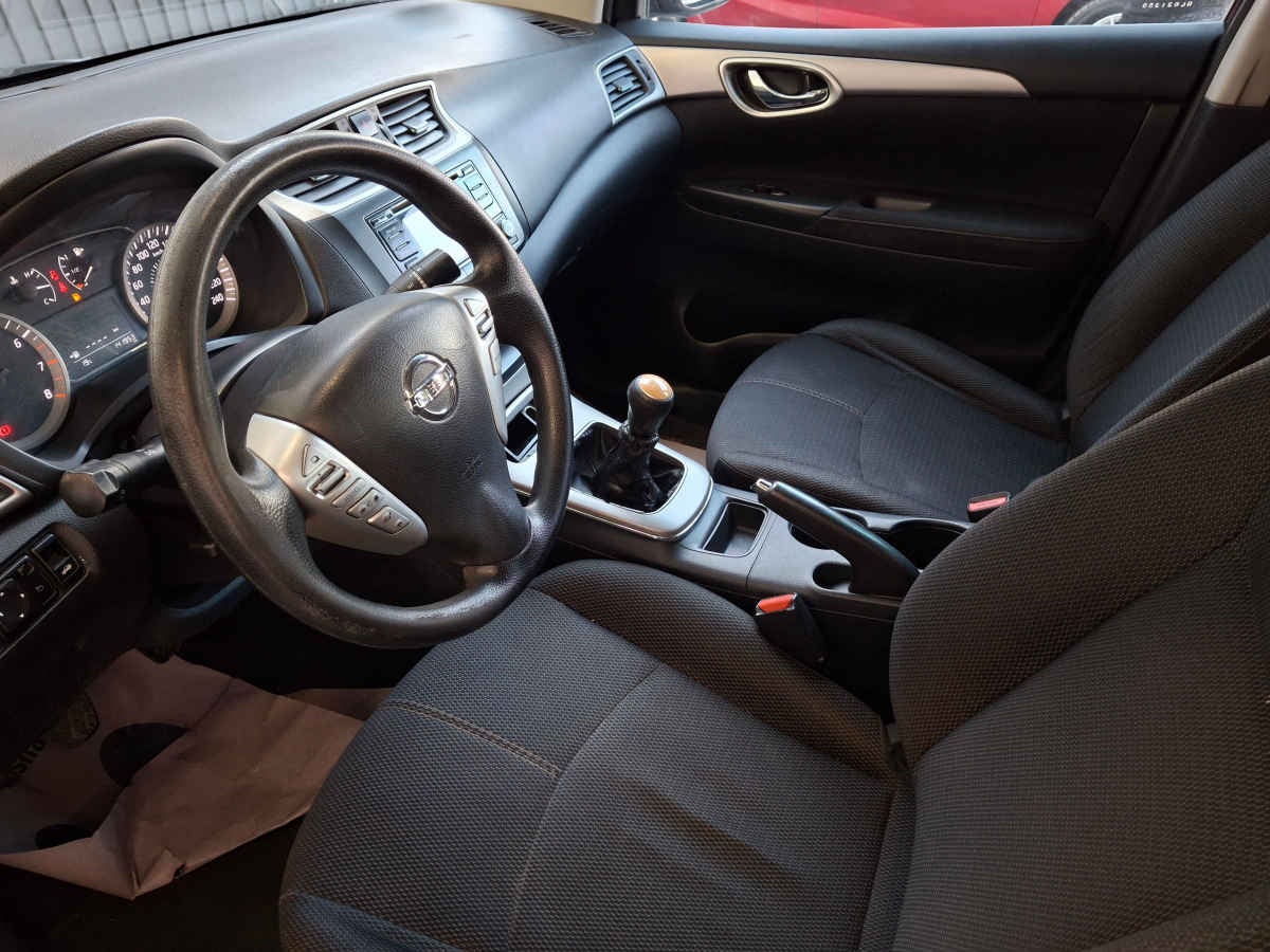 2016 Nissan Sentra 4p Advance L4/1.8 Man