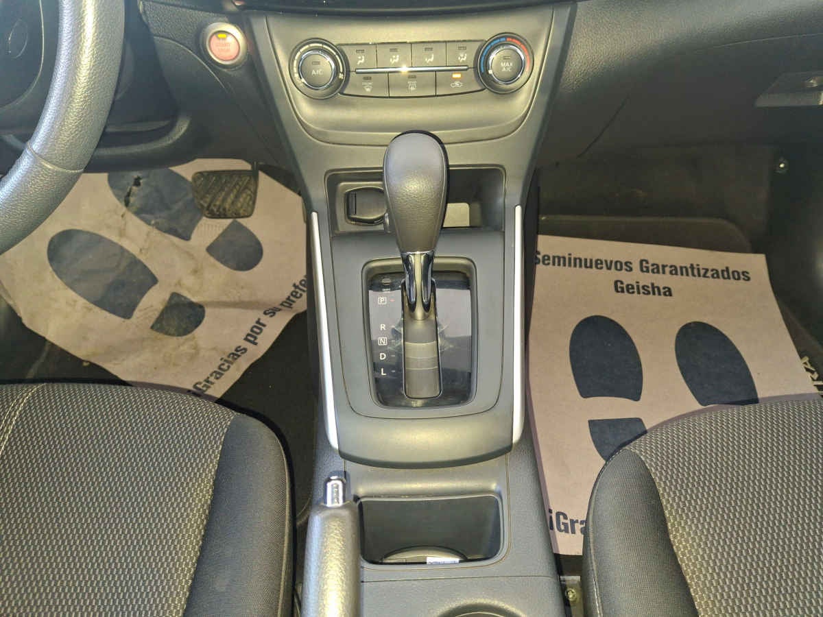 2017 Nissan Sentra 4p Advance L4/1.8 Man