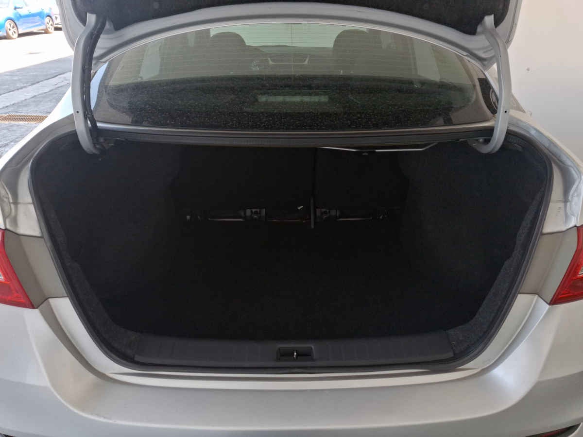 2017 Nissan Sentra 4p Advance L4/1.8 Man