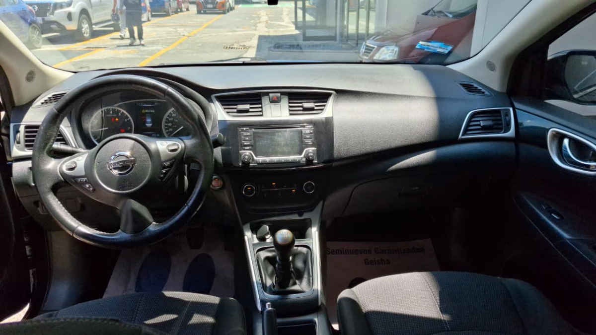 2018 Nissan Sentra 4p Advance L4/1.8 Man
