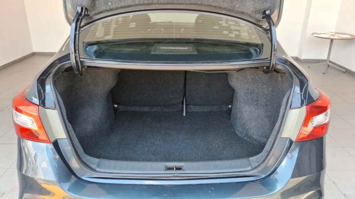 2018 Nissan Sentra 4p Advance L4/1.8 Man