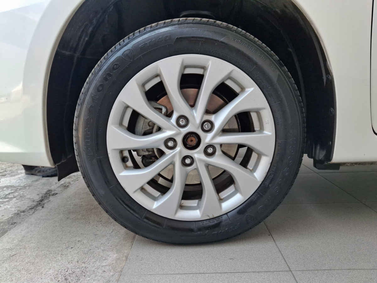 2017 Nissan Sentra 4p Advance L4/1.8 Aut