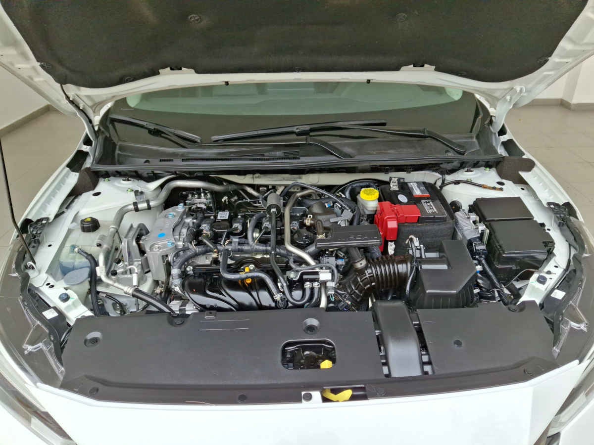 2023 Nissan Sentra 4p SR Platinum L4/2.0 Aut