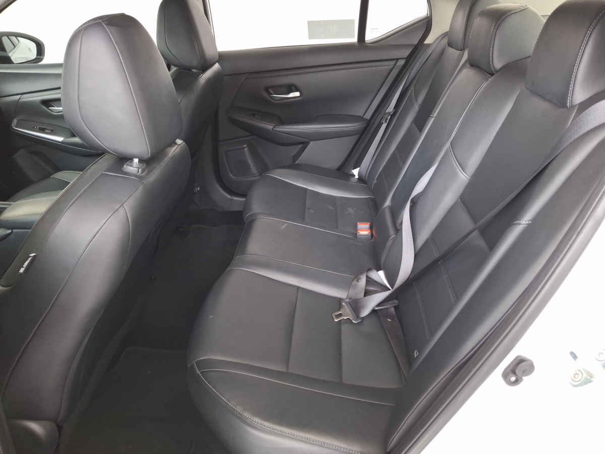 2023 Nissan Sentra 4p SR Platinum L4/2.0 Aut
