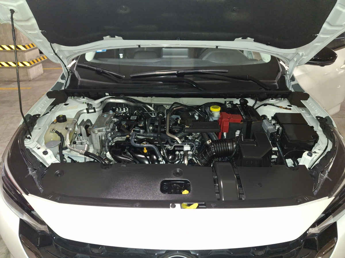 2024 Nissan Sentra 4p SR Platinum L4/2.0 Aut