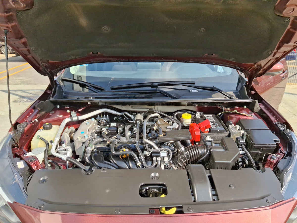 2023 Nissan Sentra 4p Advance L4/2.0 Man