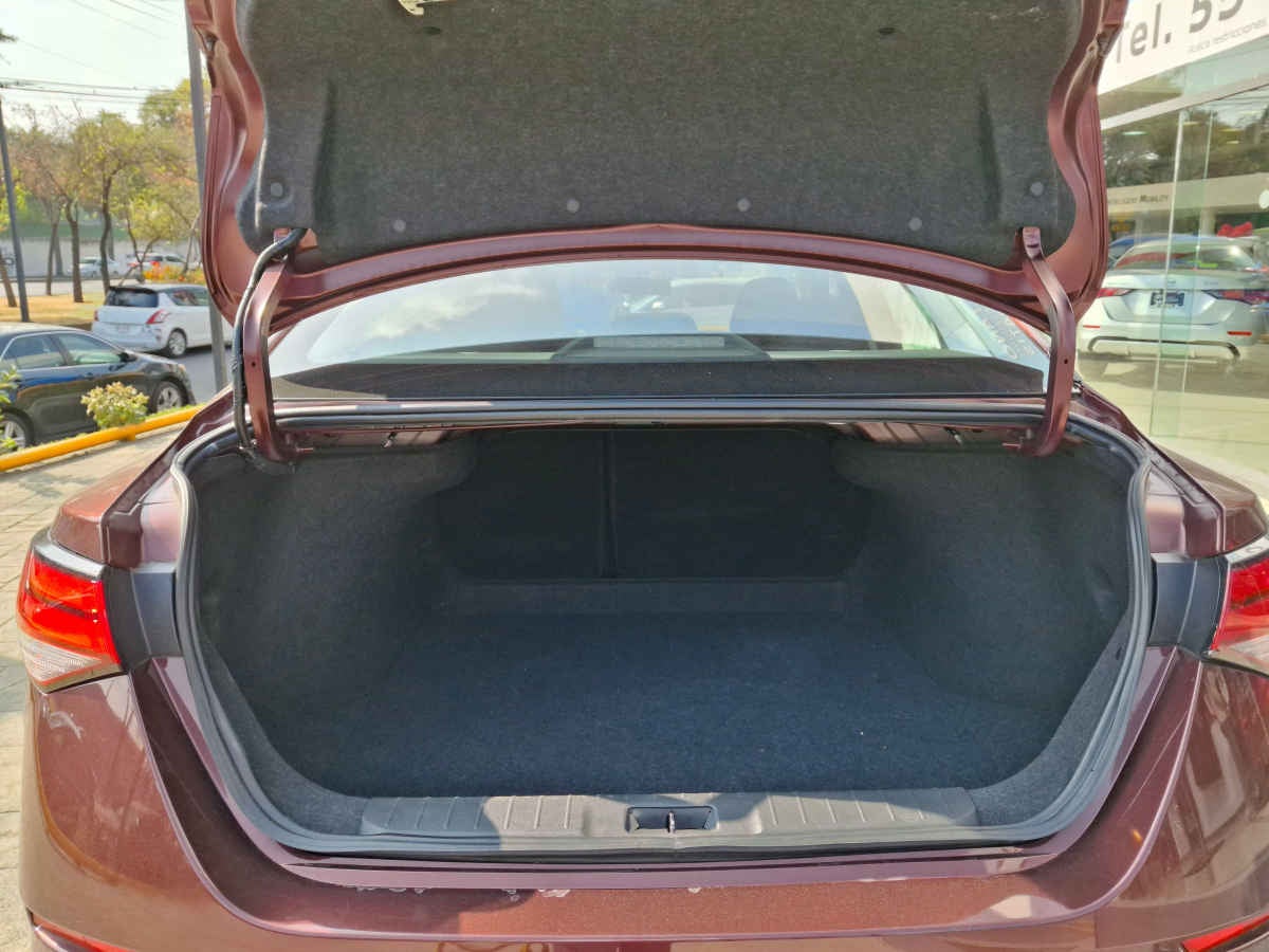 2023 Nissan Sentra 4p Advance L4/2.0 Man