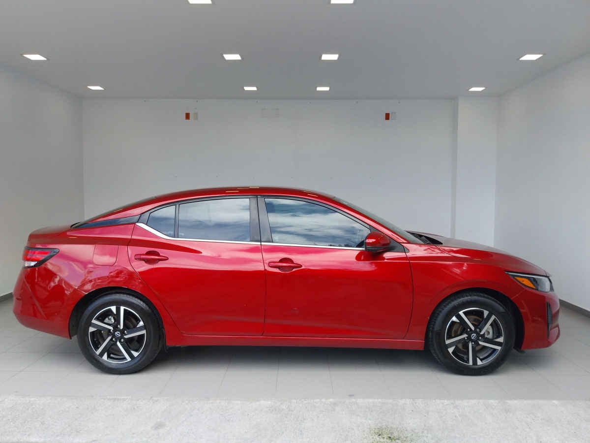 2025 Nissan Sentra 4p Advance L4/2.0 Man