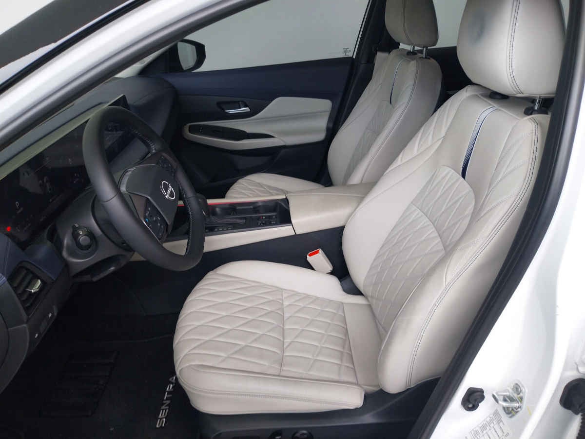 2026 Nissan Sentra 4p SR Platinum L4/2.0 Aut