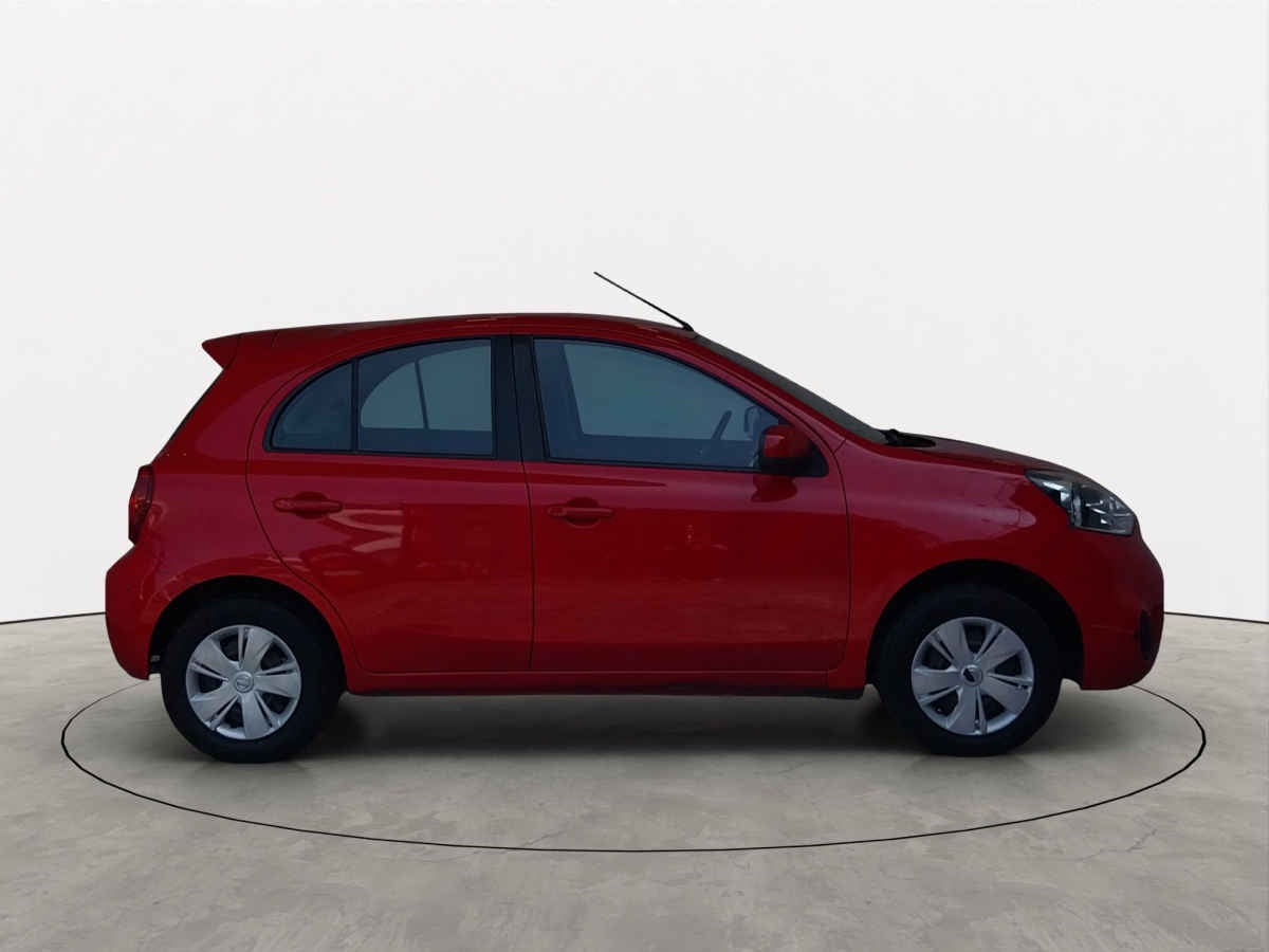 2015 Nissan March 5p Sense L4/1.6 Man
