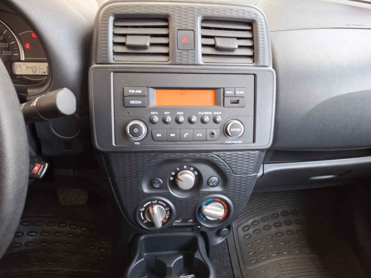 2025 Nissan March 5p Sense L4/1.6 Aut