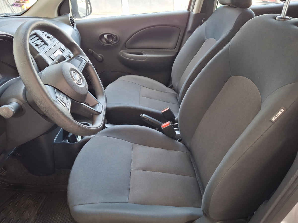 2025 Nissan March 5p Sense L4/1.6 Aut