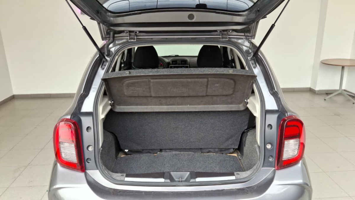 2022 Nissan March 5p Advance L4/1.6 Man
