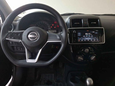 2022 Nissan March 5p Advance L4/1.6 Man