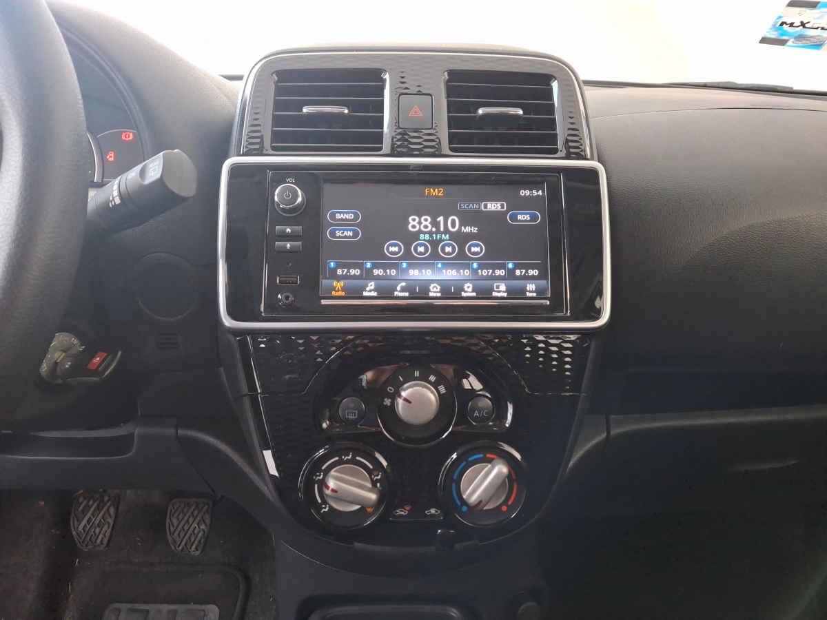 2022 Nissan March 5p Advance L4/1.6 Man