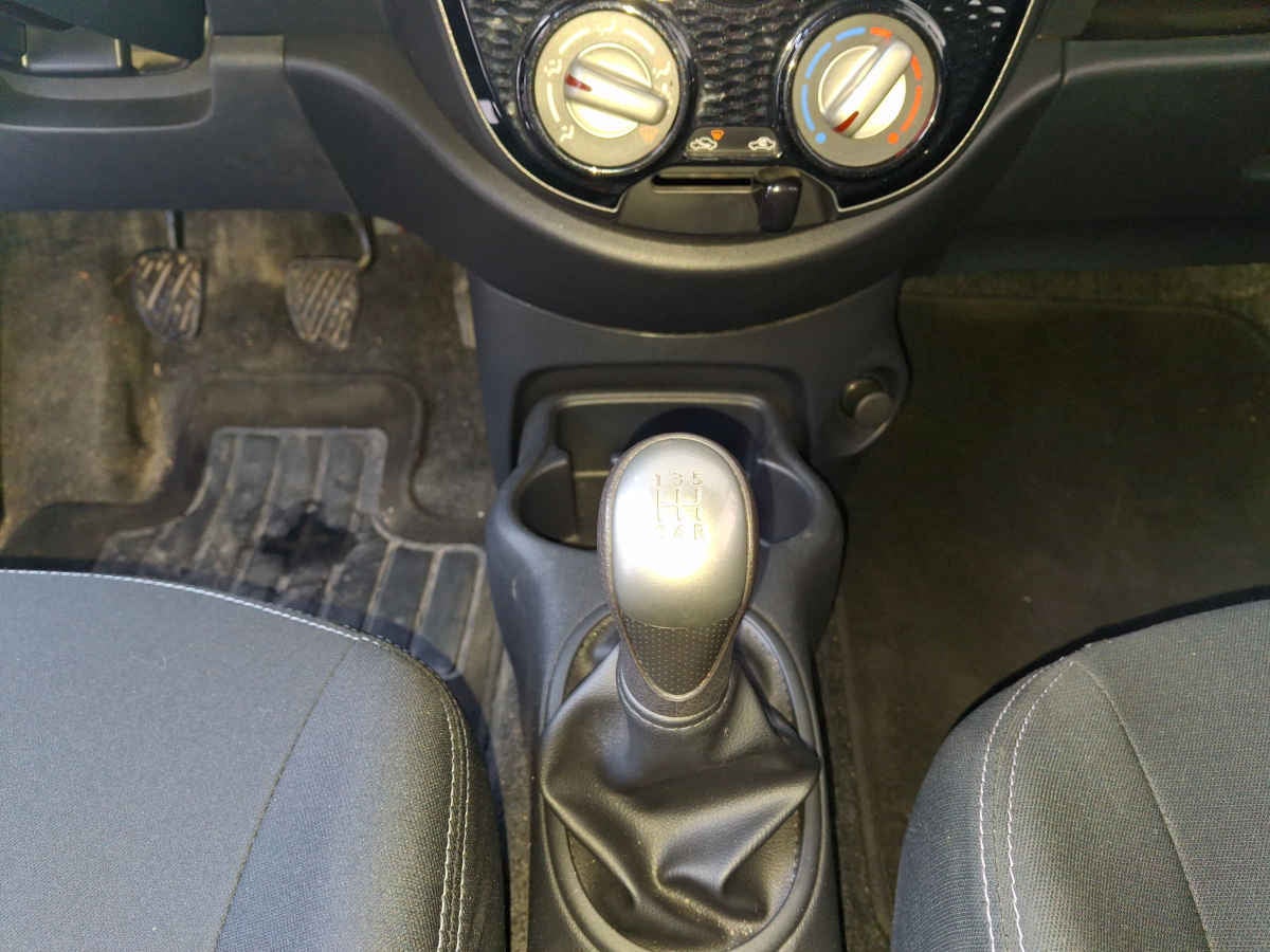 2022 Nissan March 5p Advance L4/1.6 Man