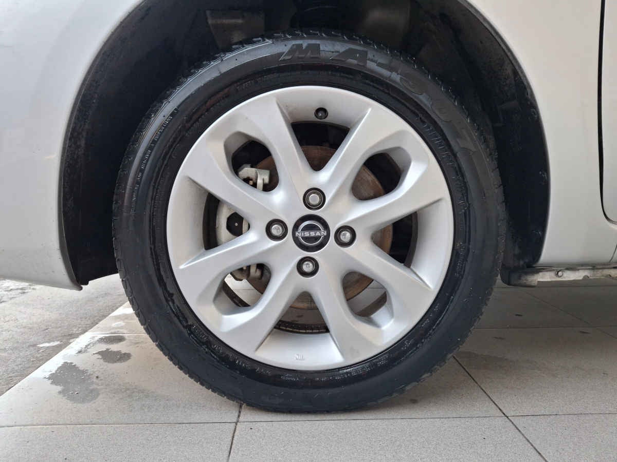 2022 Nissan March 5p Advance L4/1.6 Man