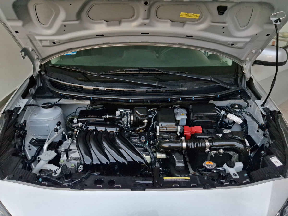 2022 Nissan March 5p Advance L4/1.6 Man