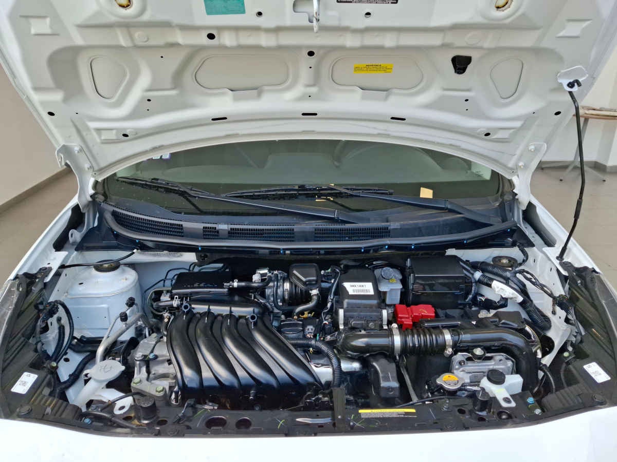 2025 Nissan March 5p Sense L4/1.6 Aut