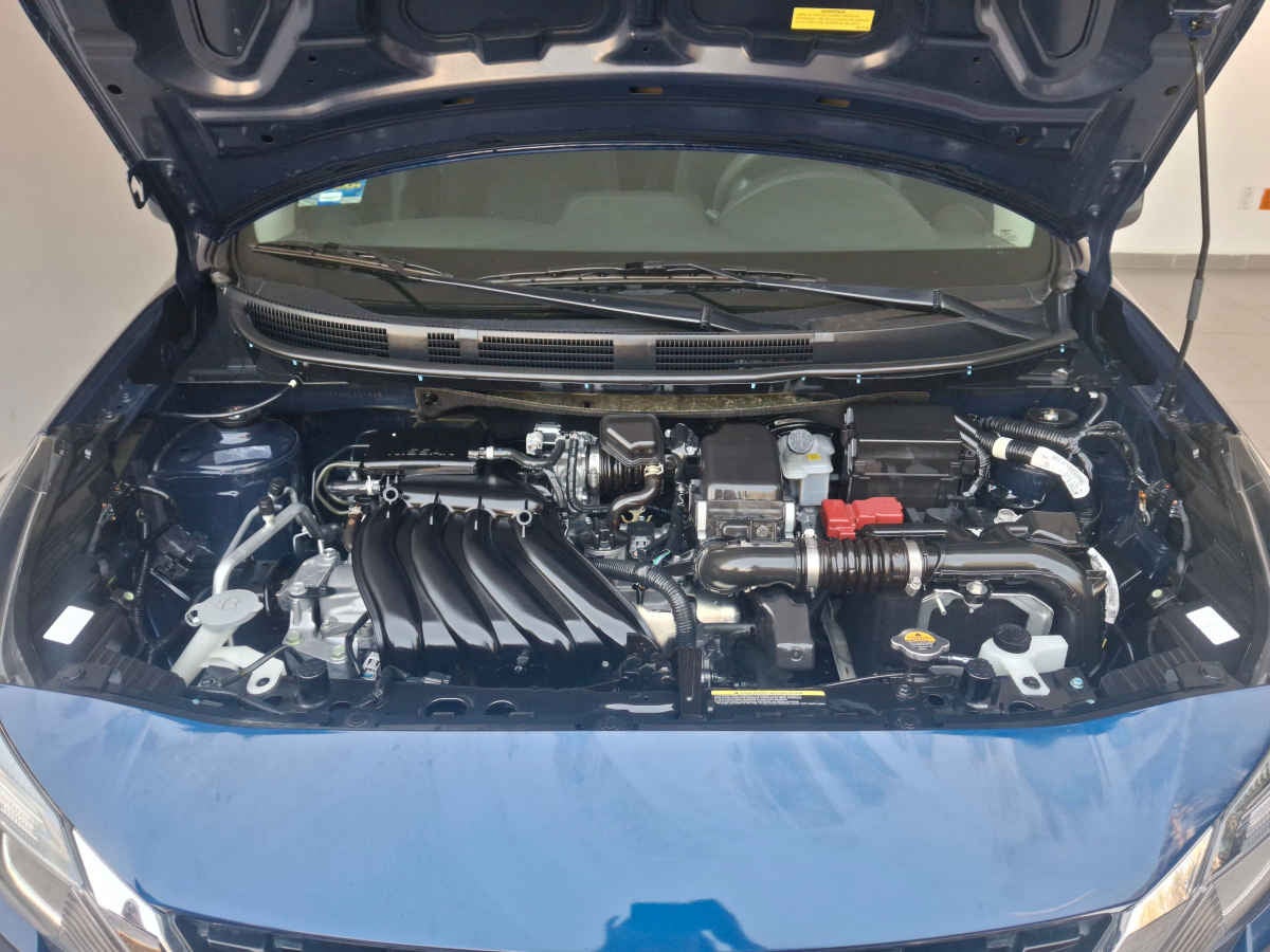 2022 Nissan March 5p Advance L4/1.6 Man