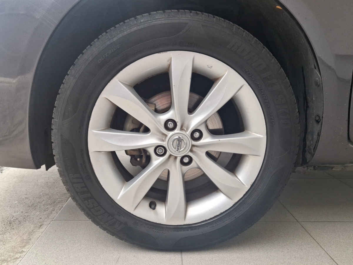 2017 Nissan Versa 4p Advance L4/1.6 Aut
