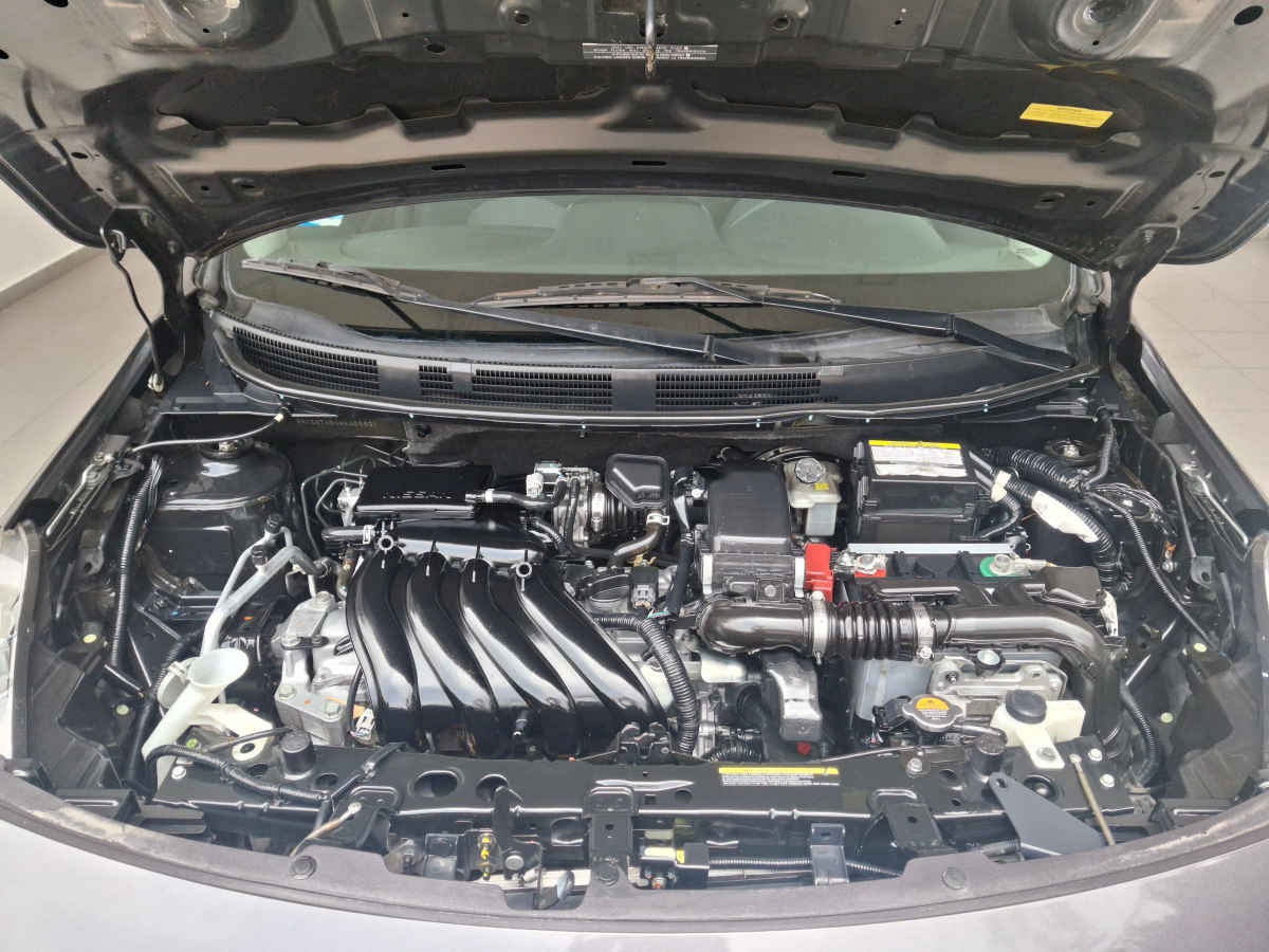 2017 Nissan Versa 4p Advance L4/1.6 Aut