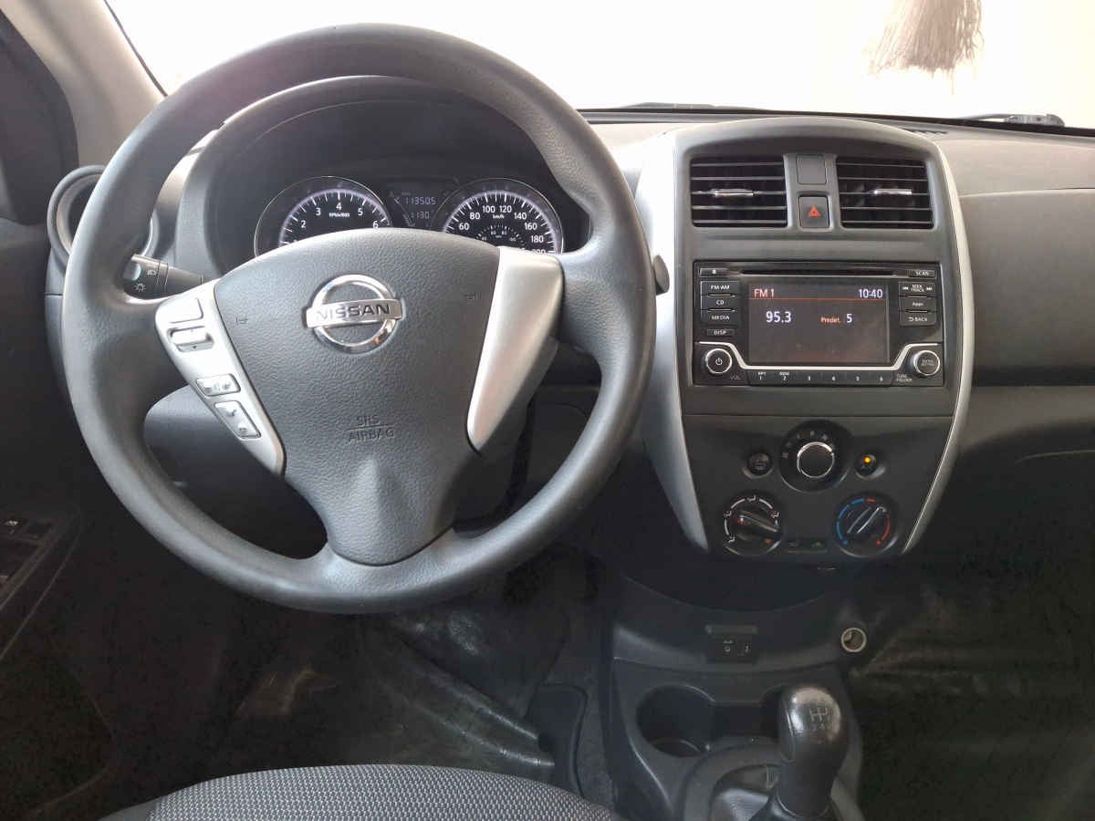2019 Nissan Versa 4p Advance L4/1.6 Man