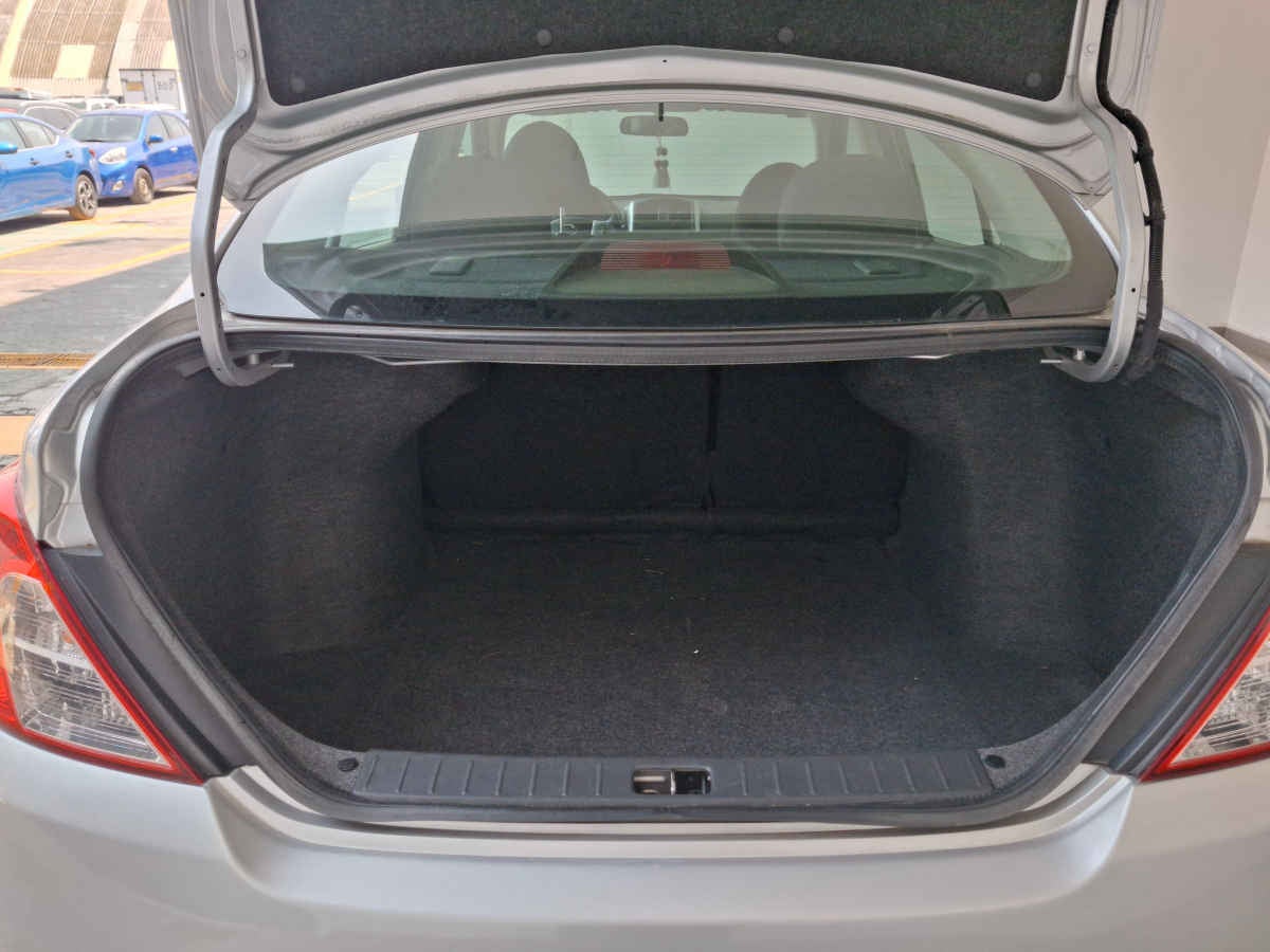 2019 Nissan Versa 4p Advance L4/1.6 Man