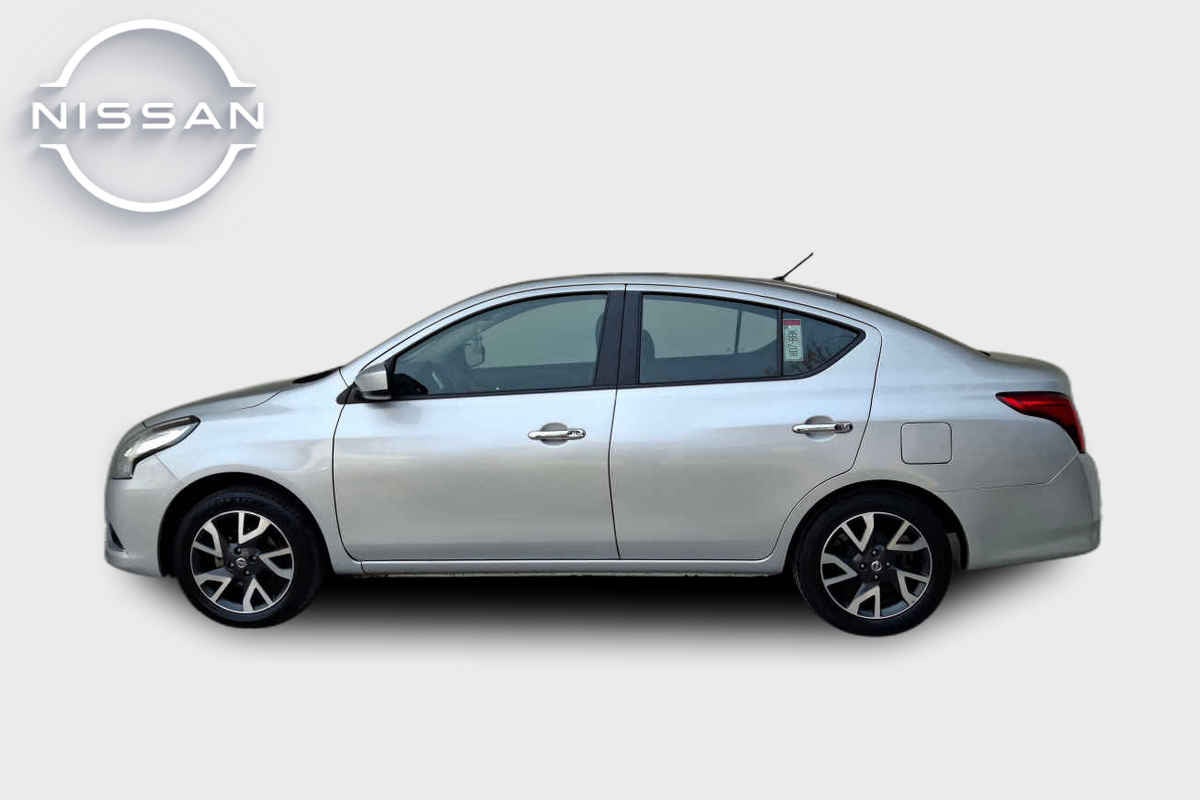 2019 Nissan Versa 4p Advance L4/1.6 Man