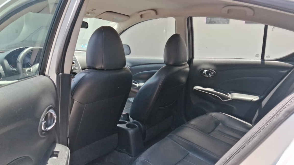 2014 Nissan Versa 4p Exclusive L4/1.6 Aut