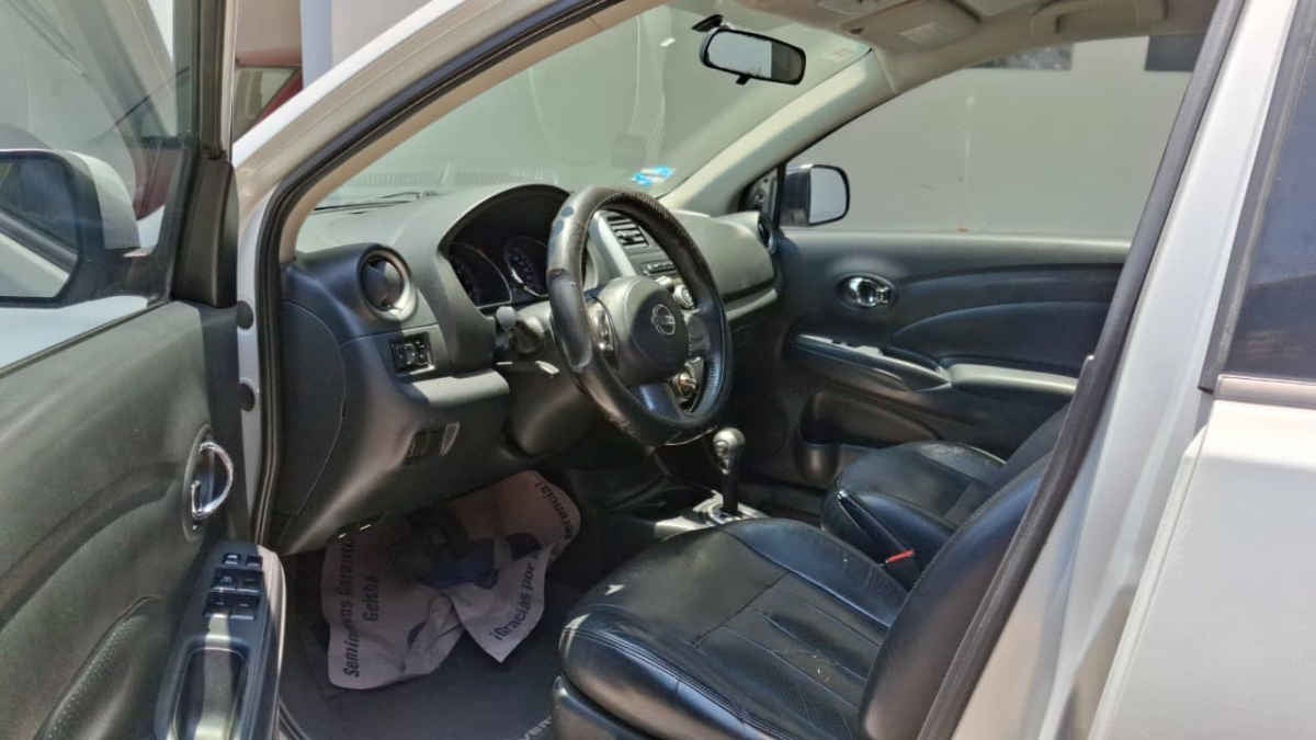 2014 Nissan Versa 4p Exclusive L4/1.6 Aut