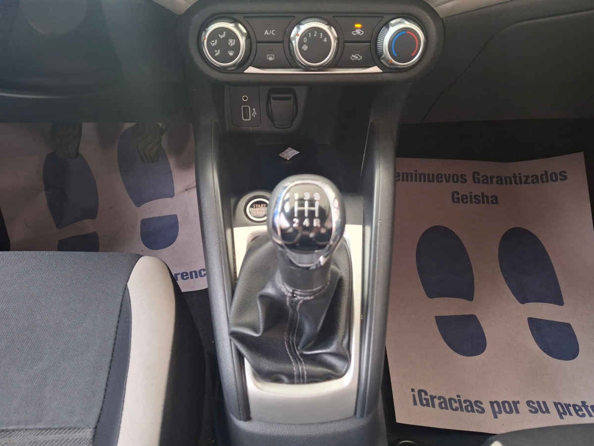 2020 Nissan Versa 4p Advance L4/1.6 Man