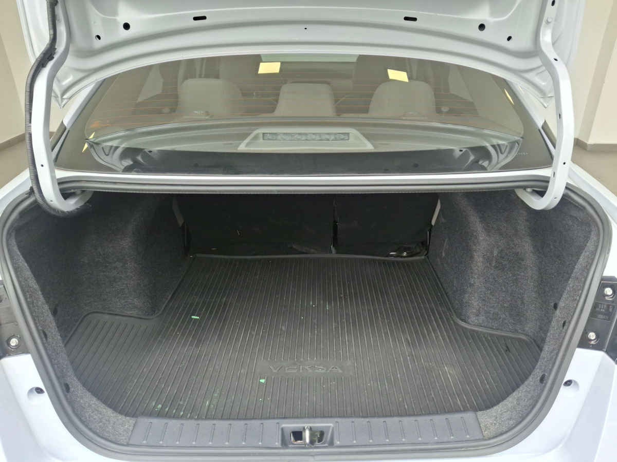 2024 Nissan Versa 4p Exclusive L4/1.6 Aut