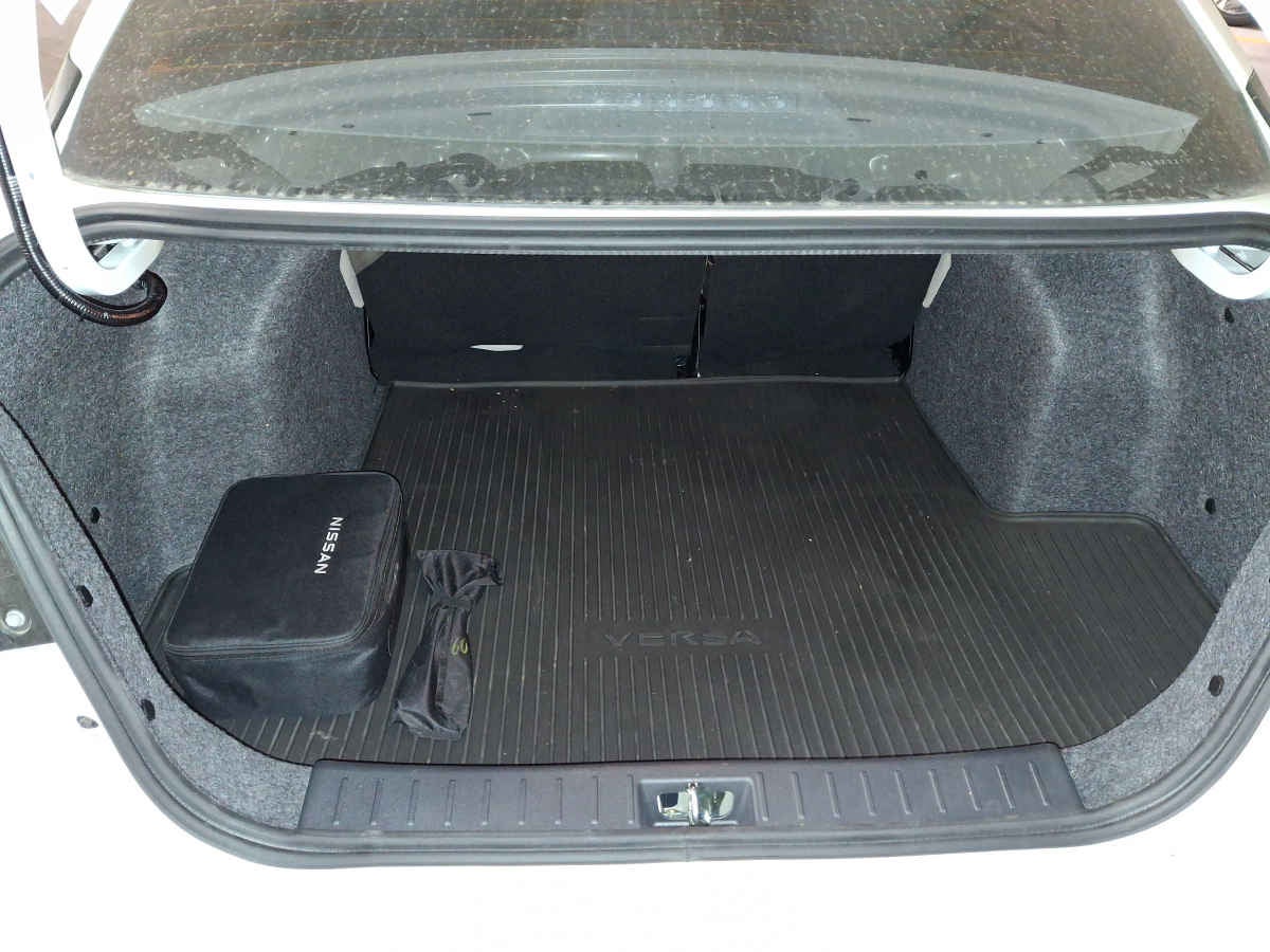 2024 Nissan Versa 4p Exclusive L4/1.6 Aut