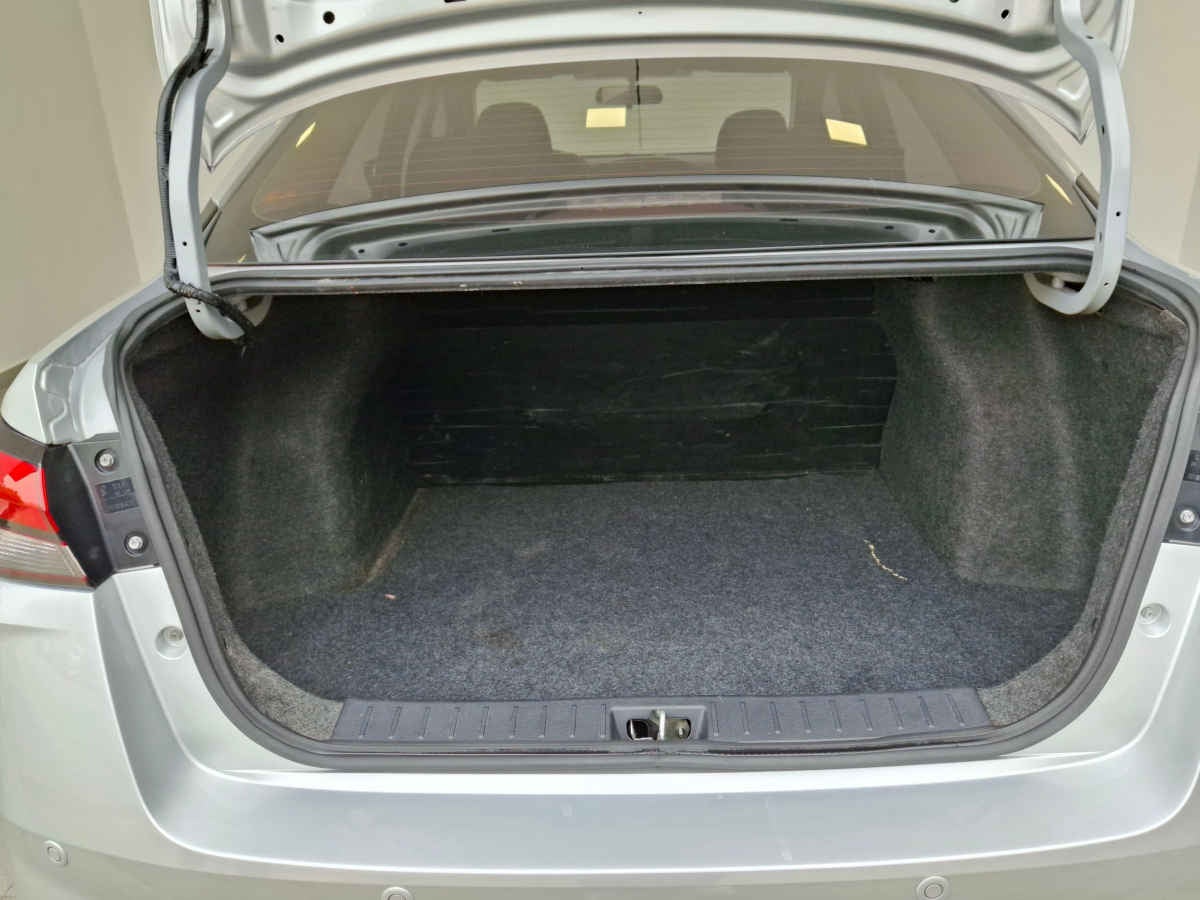 2020 Nissan Versa 4p Sense L4/1.6 Man