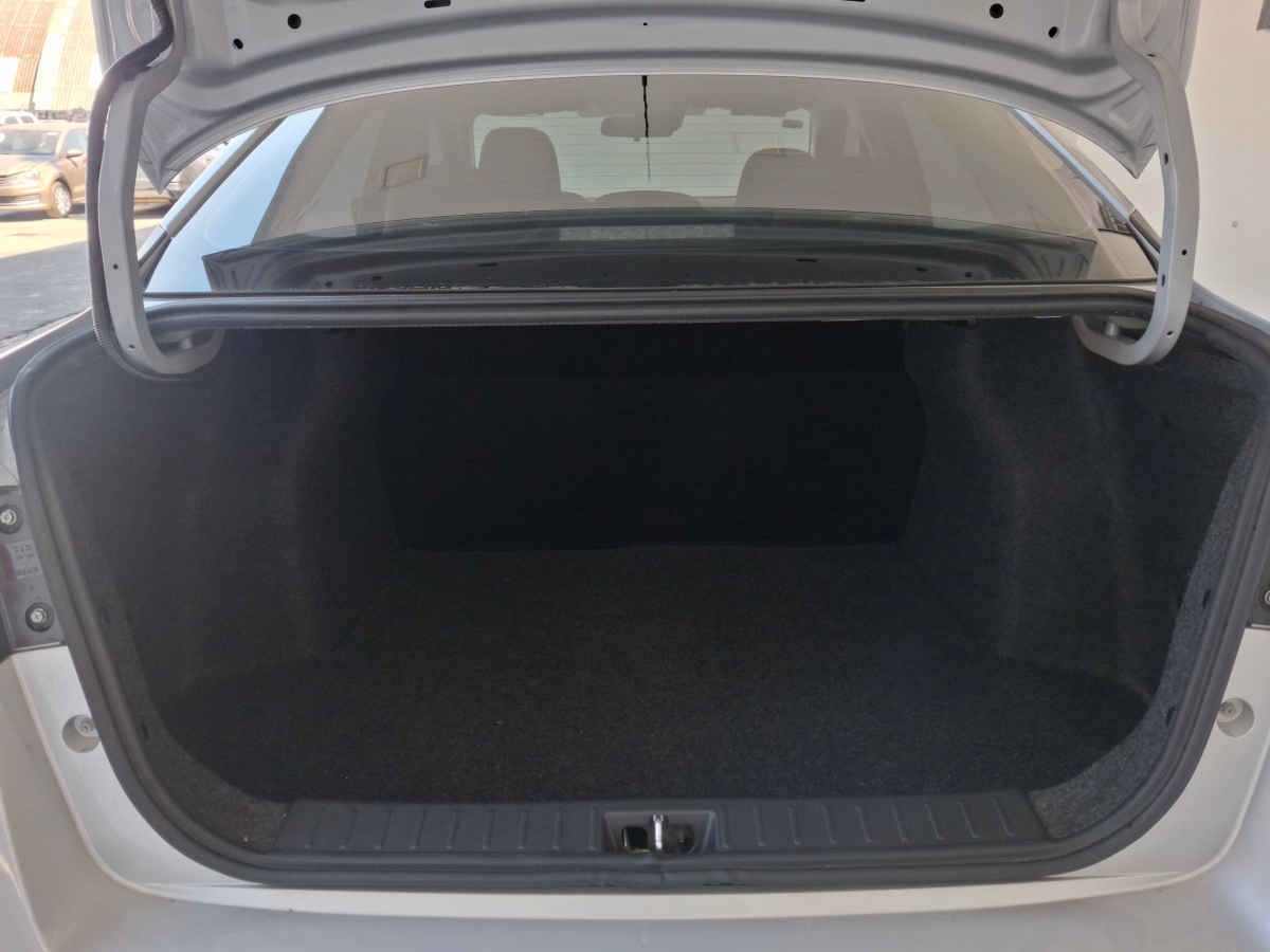 2023 Nissan Versa 4p Sense L4/1.6 Man