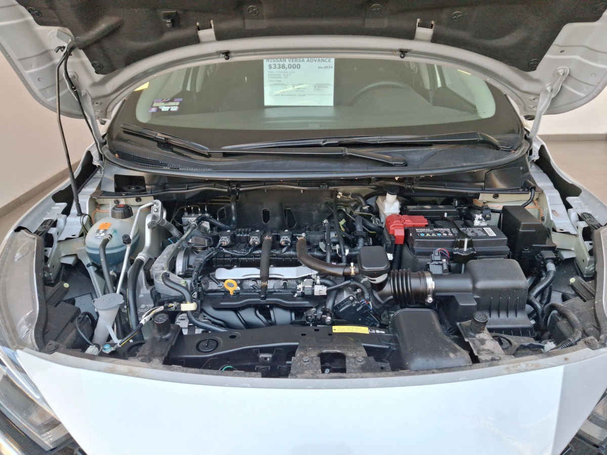 2024 Nissan Versa 4p Advance L4/1.6 Aut