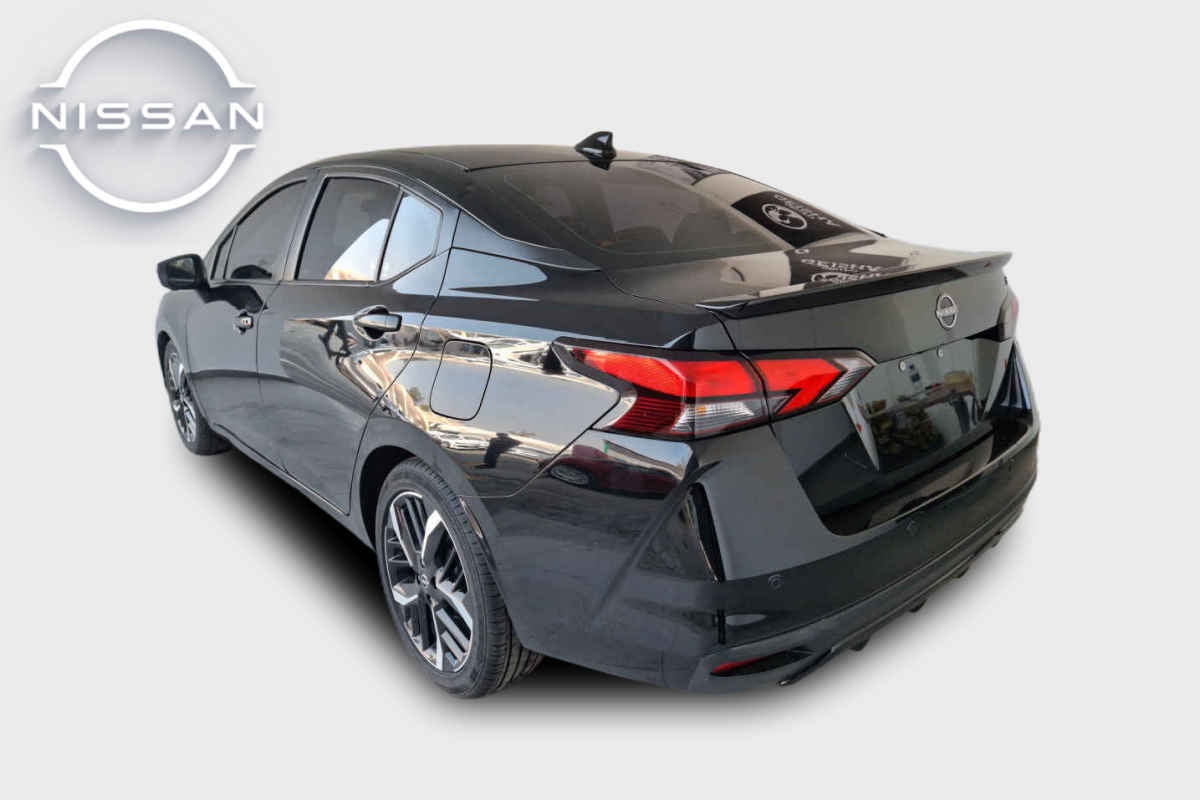 2024 Nissan Versa 4p SR L4/1.6 Aut