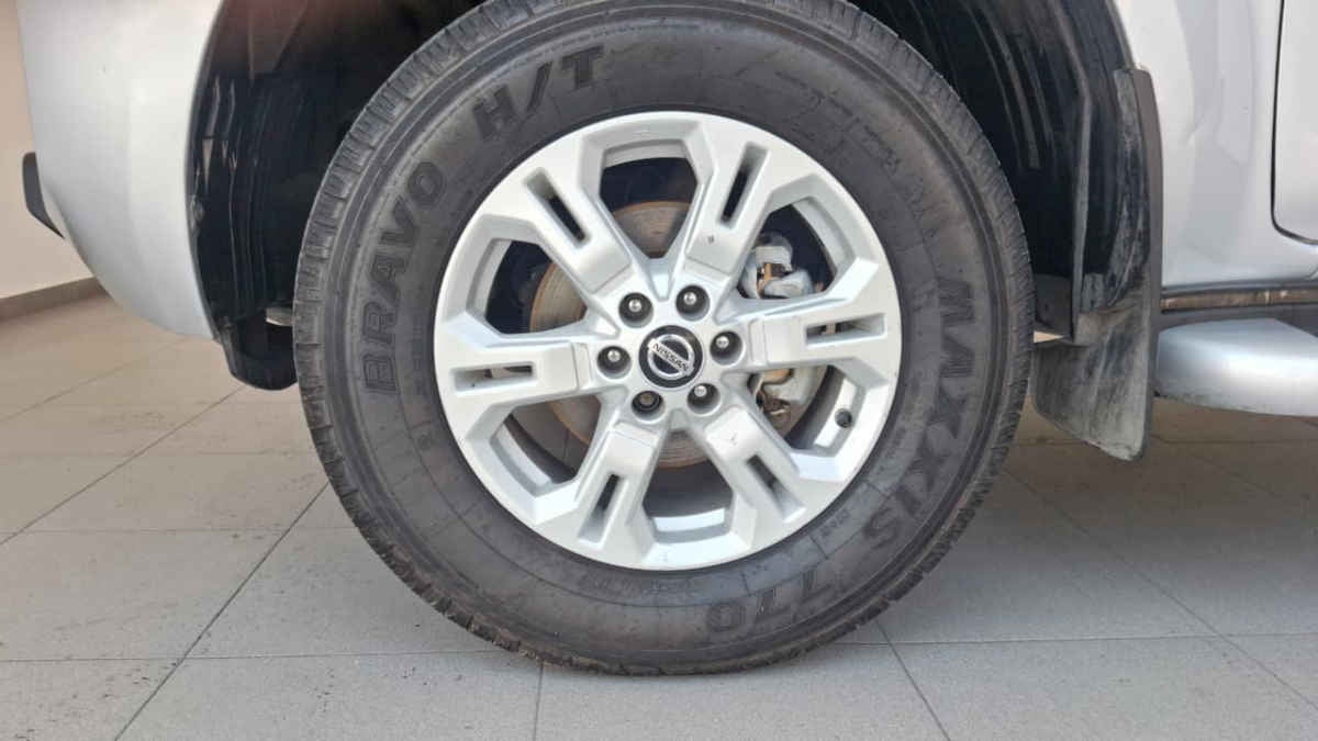 2022 Nissan Frontier 4p LE L4/2.5 Man