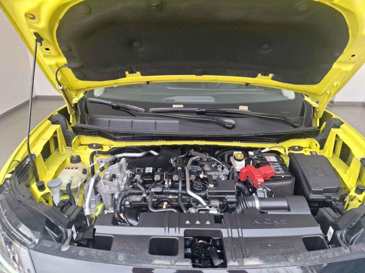 2025 Nissan Kicks 5p Platinum L4/2.0 Aut