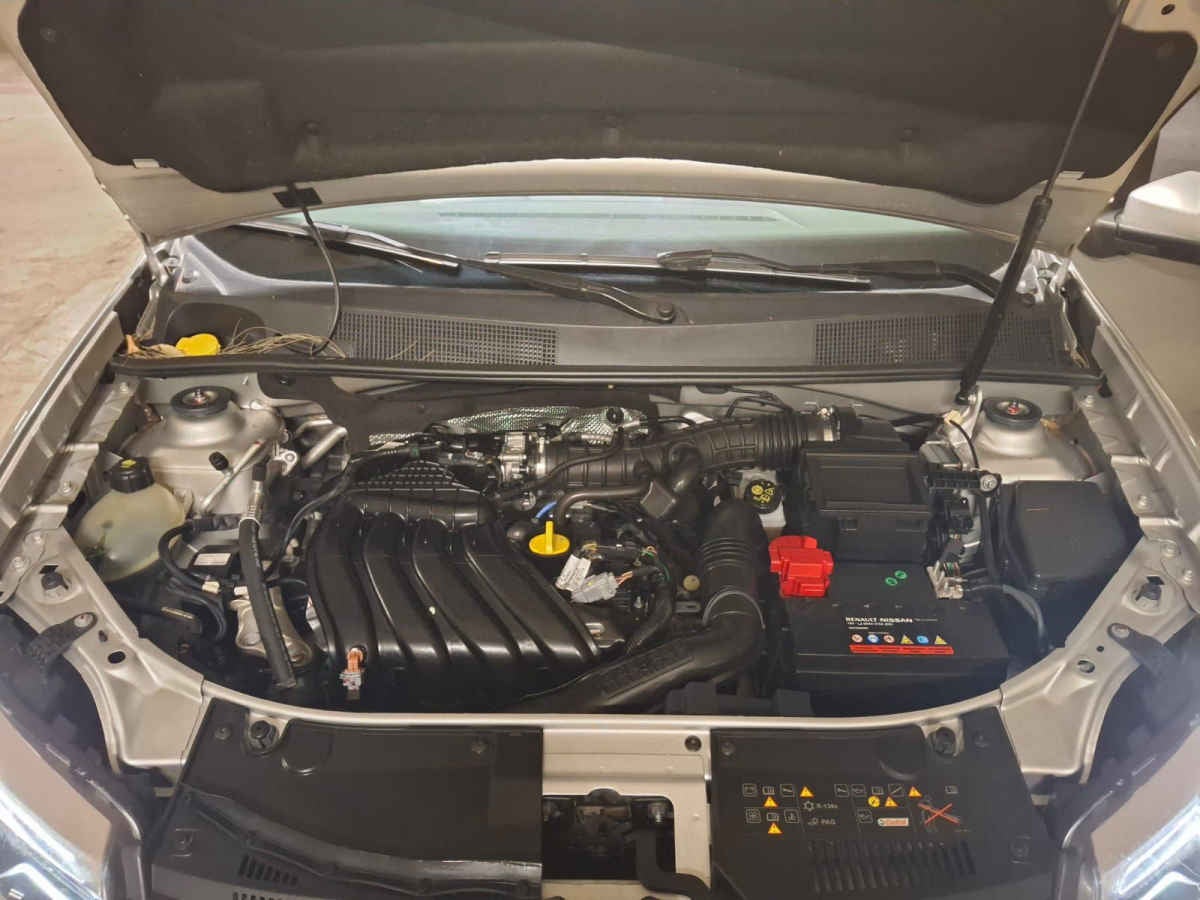 2024 Renault Logan 4p Intens L4/1.6 Aut