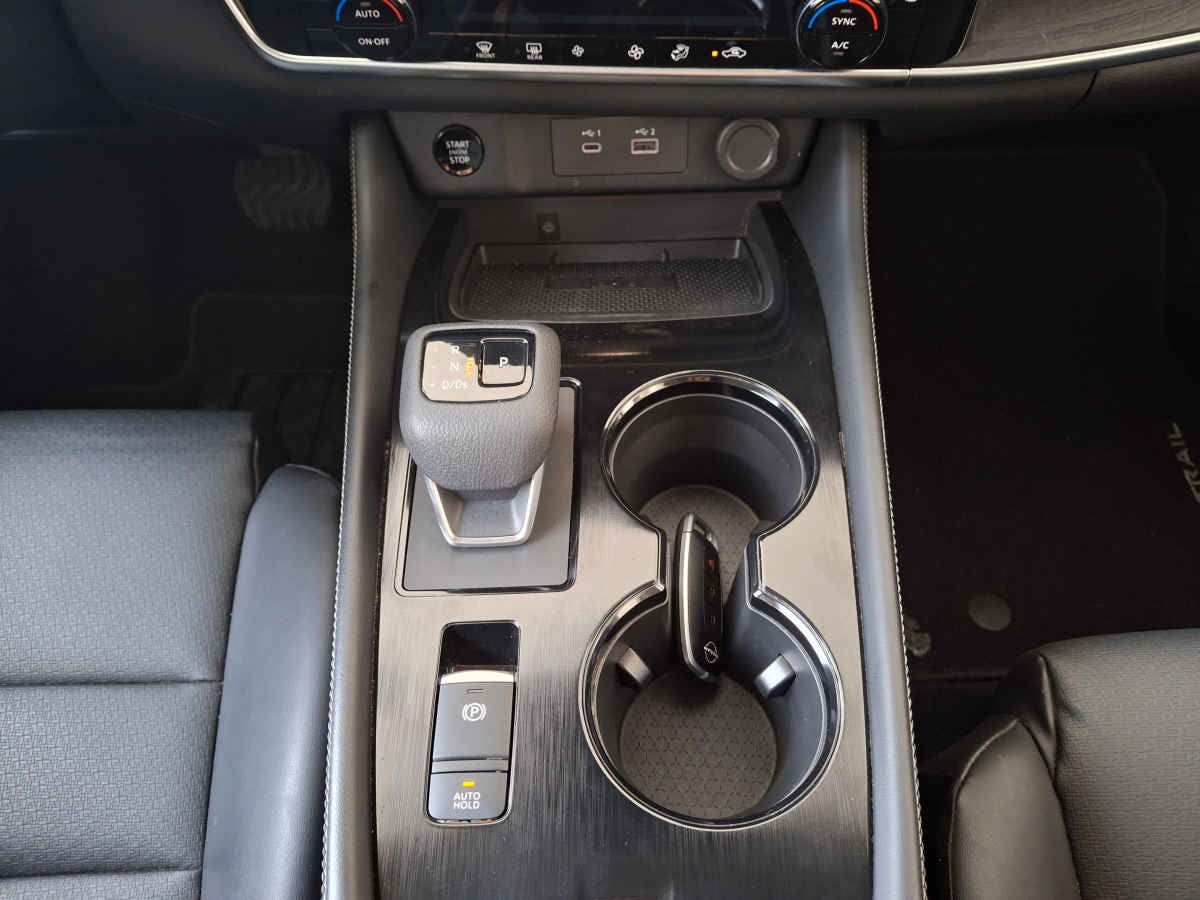 2025 Nissan X-Trail 5p Exclusive 2 Row L4/2.5 Aut