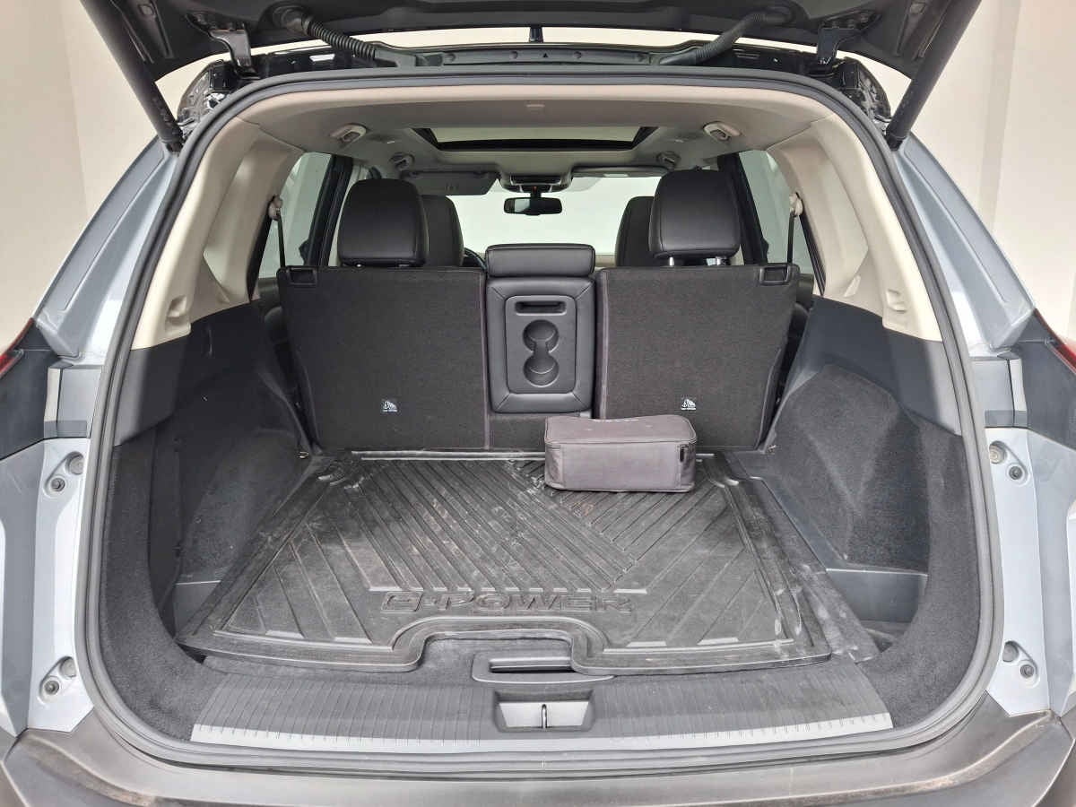 2025 Nissan X-Trail 5p Platinum e.Power HEV L3/1.5 Aut