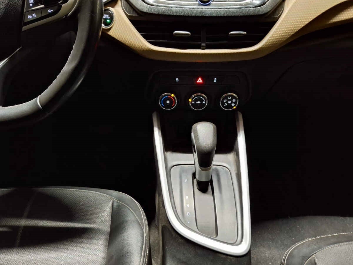 2023 Chevrolet Onix 4p Premier Red Line L3/1.2/T Aut