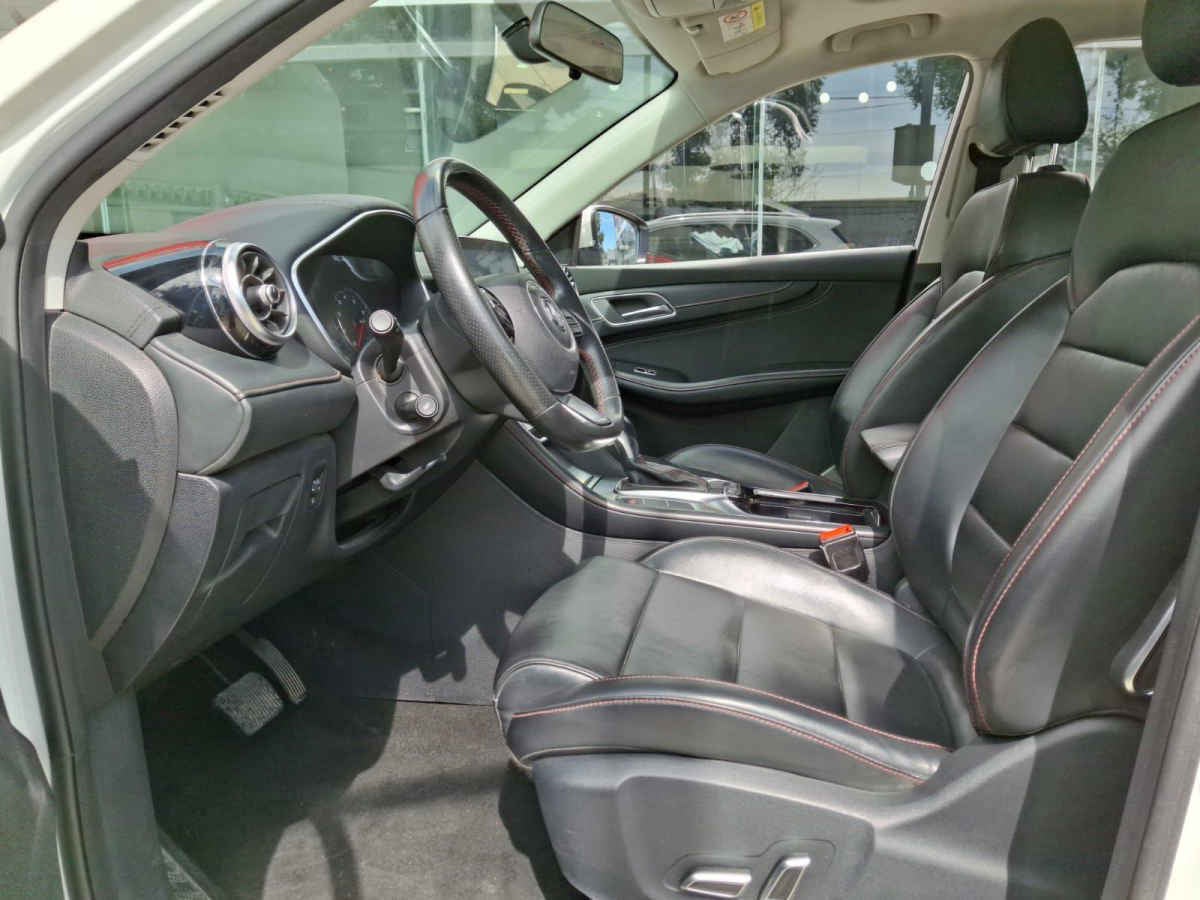 2024 MG HS 5p Excite L4/1.5/T Aut