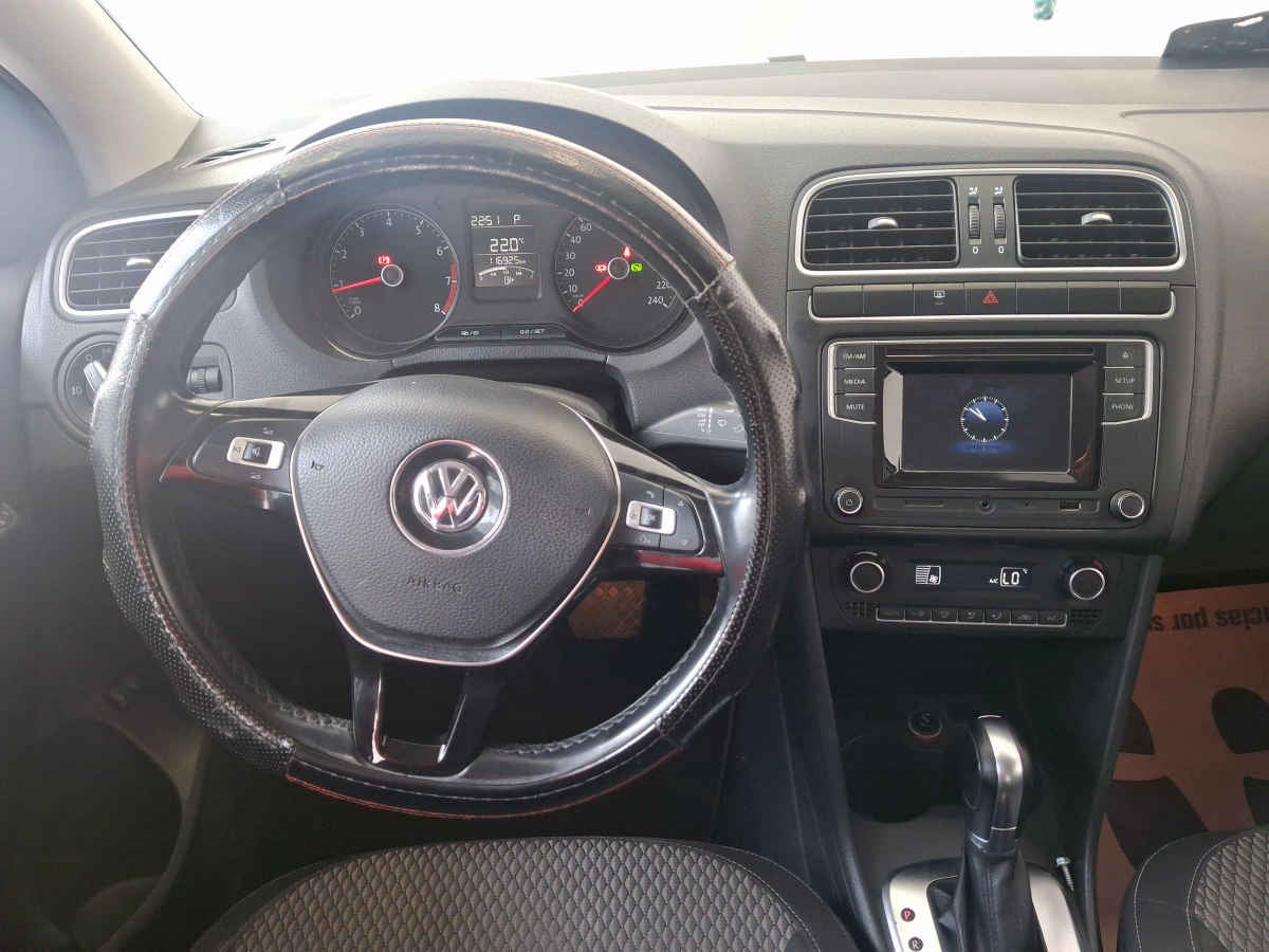 2017 Volkswagen Vento 4p Highline L4/1.6 Aut