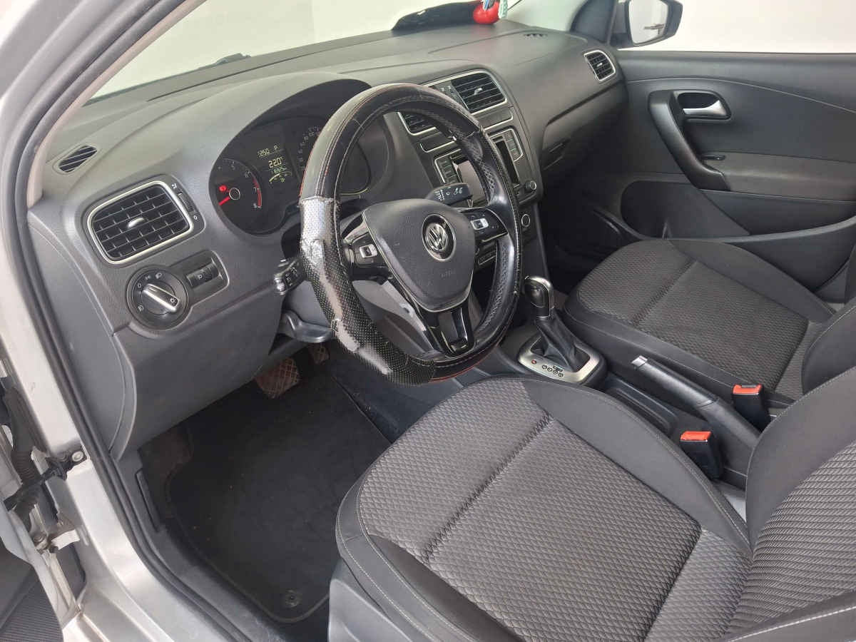 2017 Volkswagen Vento 4p Highline L4/1.6 Aut