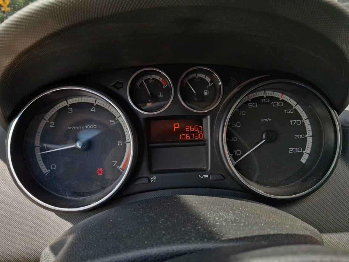 2013 Peugeot 308 5p L4 1.6 aut