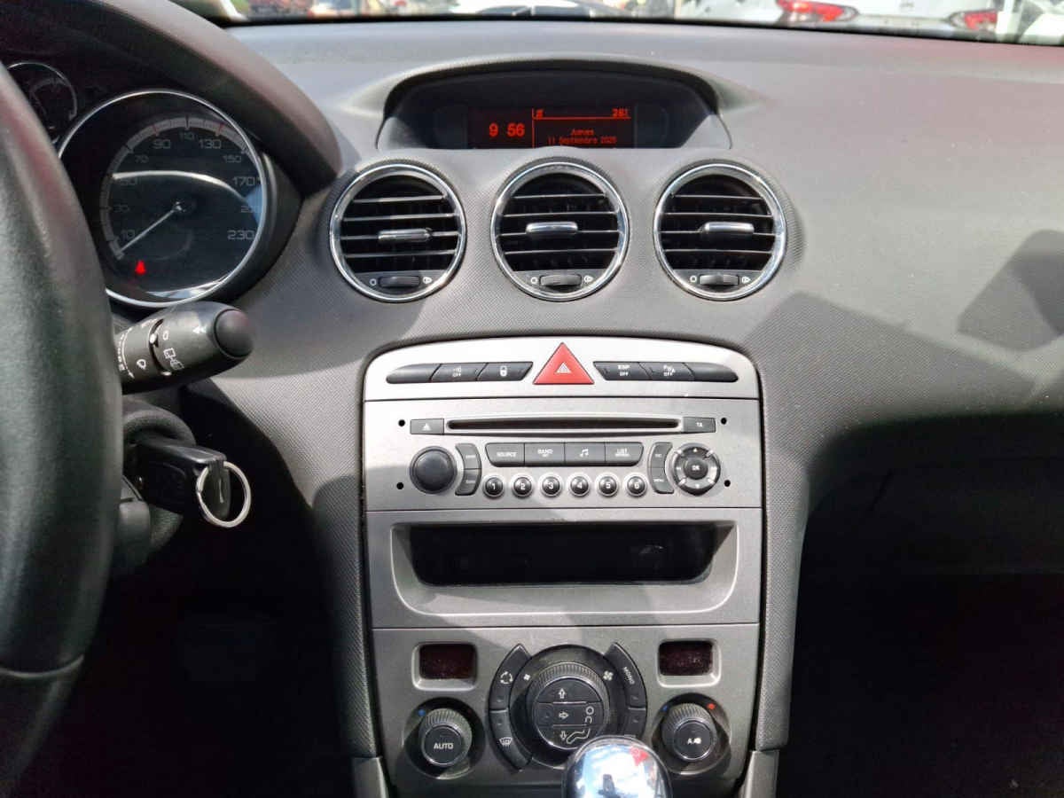 2013 Peugeot 308 5p L4 1.6 aut