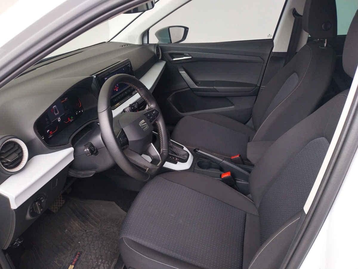 2023 Seat Arona 5p Style L4/1.6 Aut